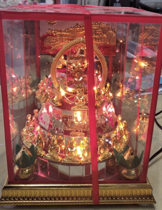 Glass Show-Piece (Chovisi With Lighting)